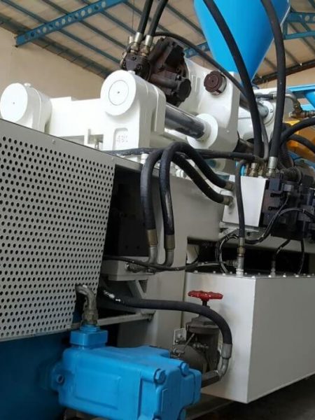تزریق پلاستیک ۲۰۰۰ گرم (۴۰۰ تن) تکنو هیدرولیک